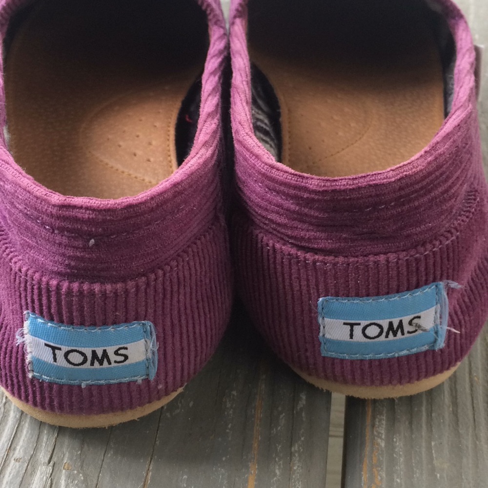 Shoes - Picture 2 of 4